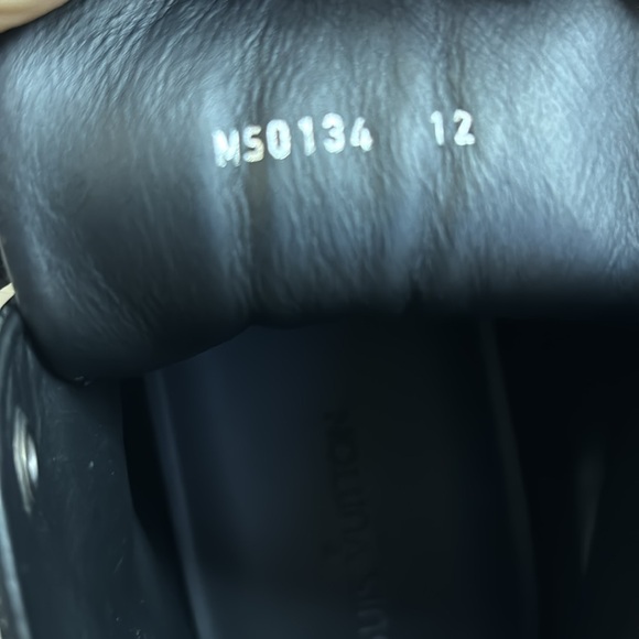 Louis Vuitton - Picture 4 of 12